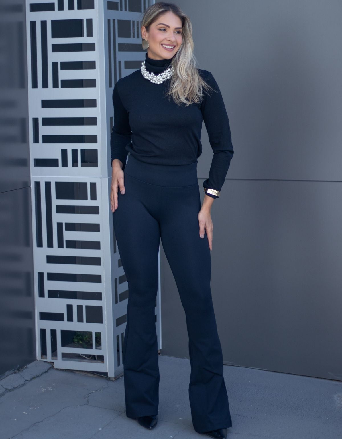 Calça Modeladora Efeito Lipo Fittform Flare Lisa