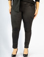 Calça modeladora preta feminina, cós alto, acabamento liso, visual moderno, corpo inteiro.