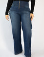 Calça jeans modeladora cintura alta com zíper e pernas largas para afinar a silhueta.