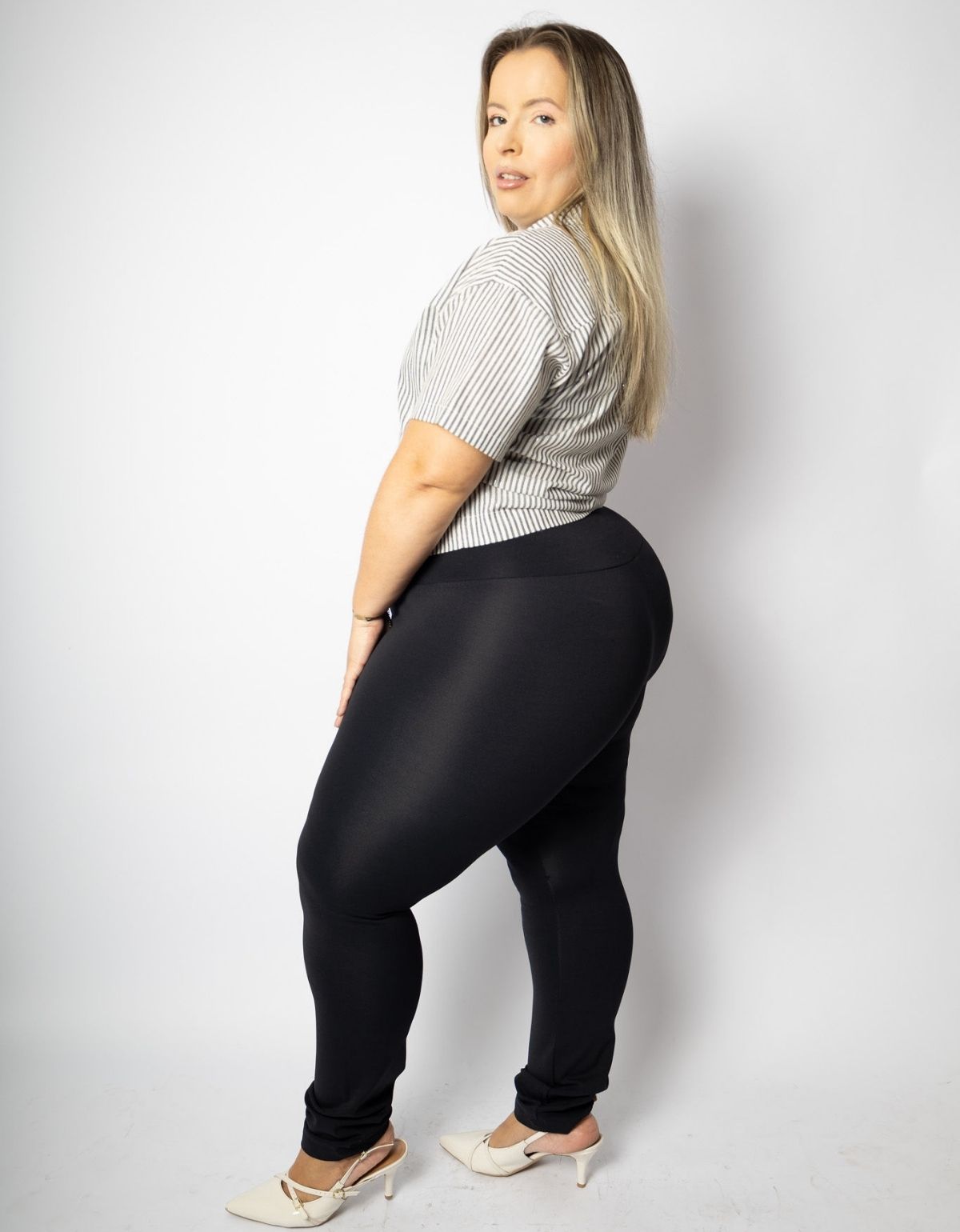 Calça Modeladora Reduz Medidas Skinny Lisa
