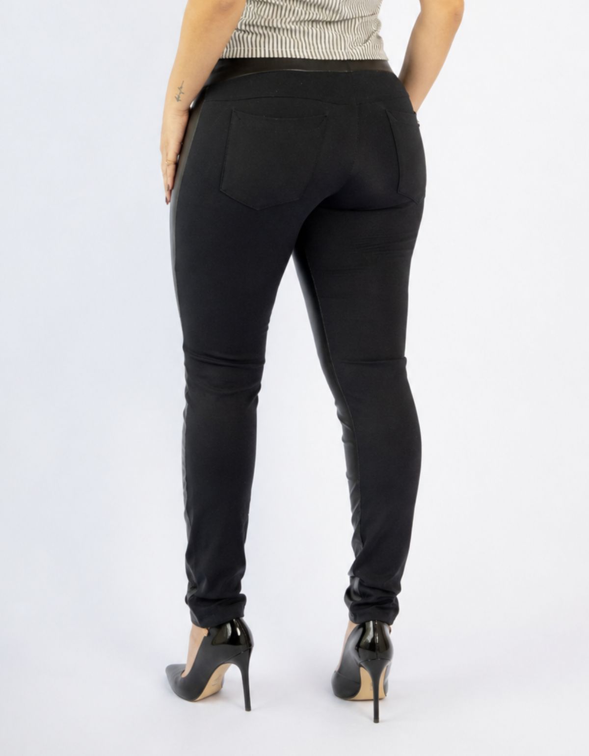 Calça Modeladora Afina Cintura Couro Frente
