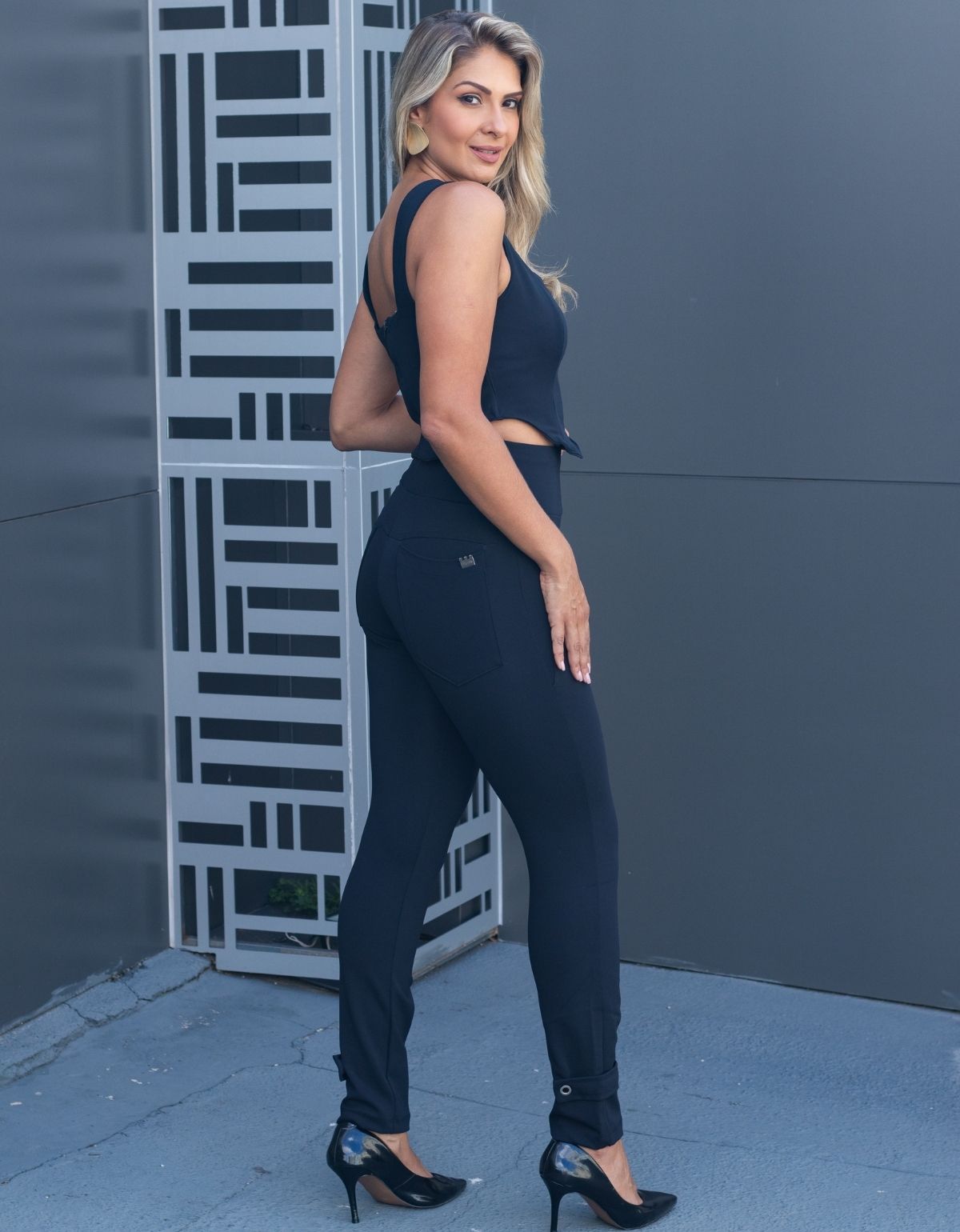 Calça Modeladora Afina Cintura Skinny Ilhos Barra